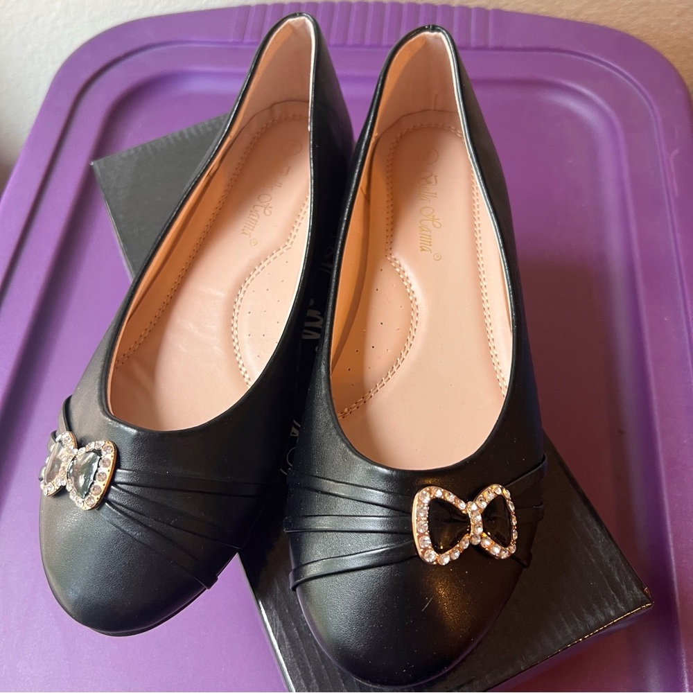 Hello Kitty inspired black flat ballet slippers with bow charms size 7US
